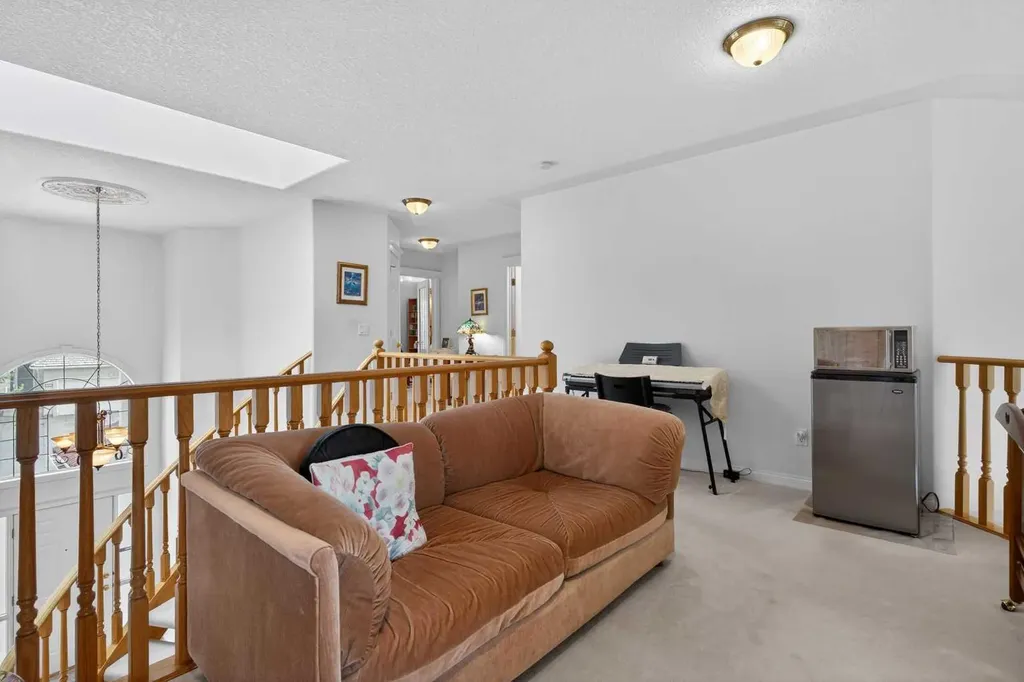 307 Hampstead Way NW Calgary AB T3A 6E6
