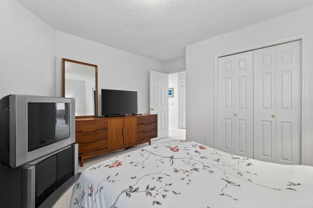 307 Hampstead Way NW Calgary AB T3A 6E6
