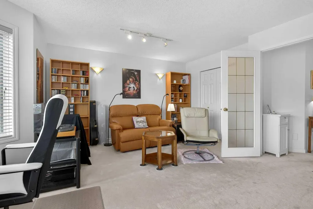 307 Hampstead Way NW Calgary AB T3A 6E6