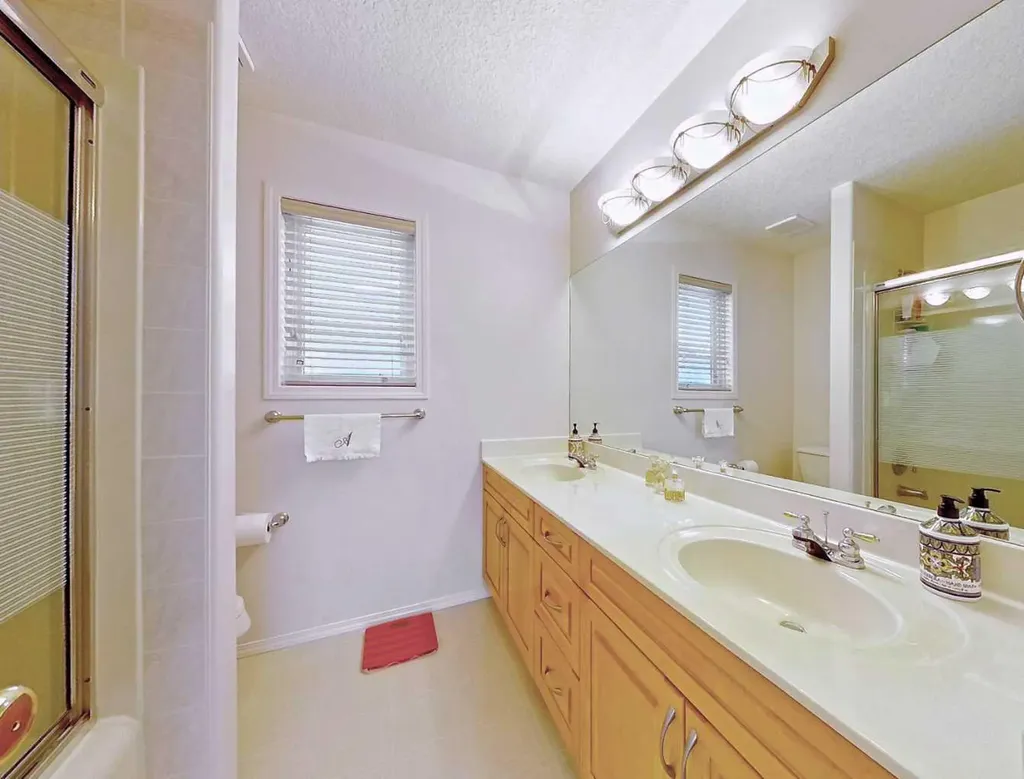 307 Hampstead Way NW Calgary AB T3A 6E6