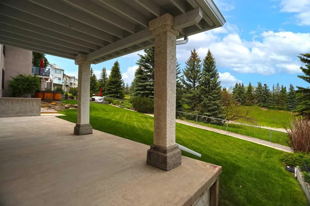 307 Hampstead Way NW Calgary AB T3A 6E6