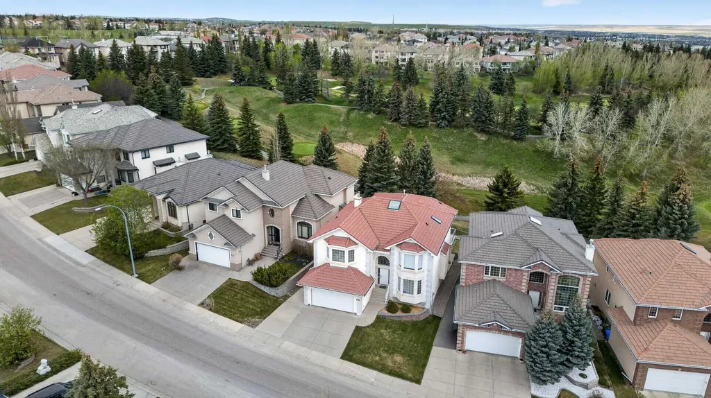 307 Hampstead Way NW Calgary AB T3A 6E6