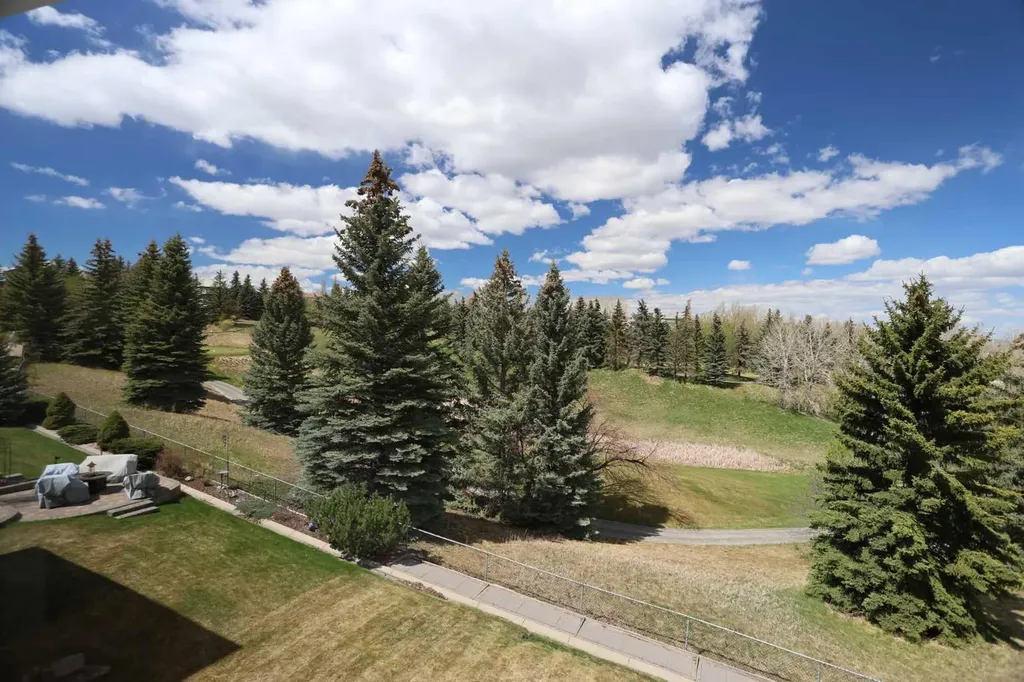 307 Hampstead Way NW Calgary AB T3A 6E6