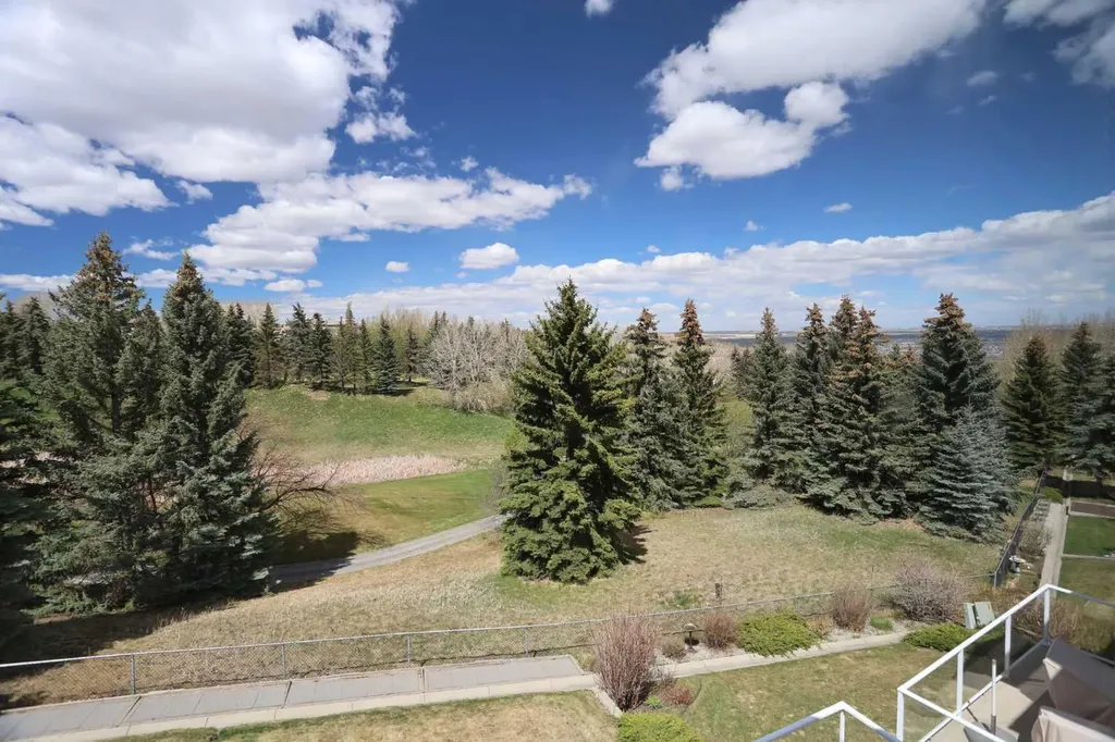 307 Hampstead Way NW Calgary AB T3A 6E6