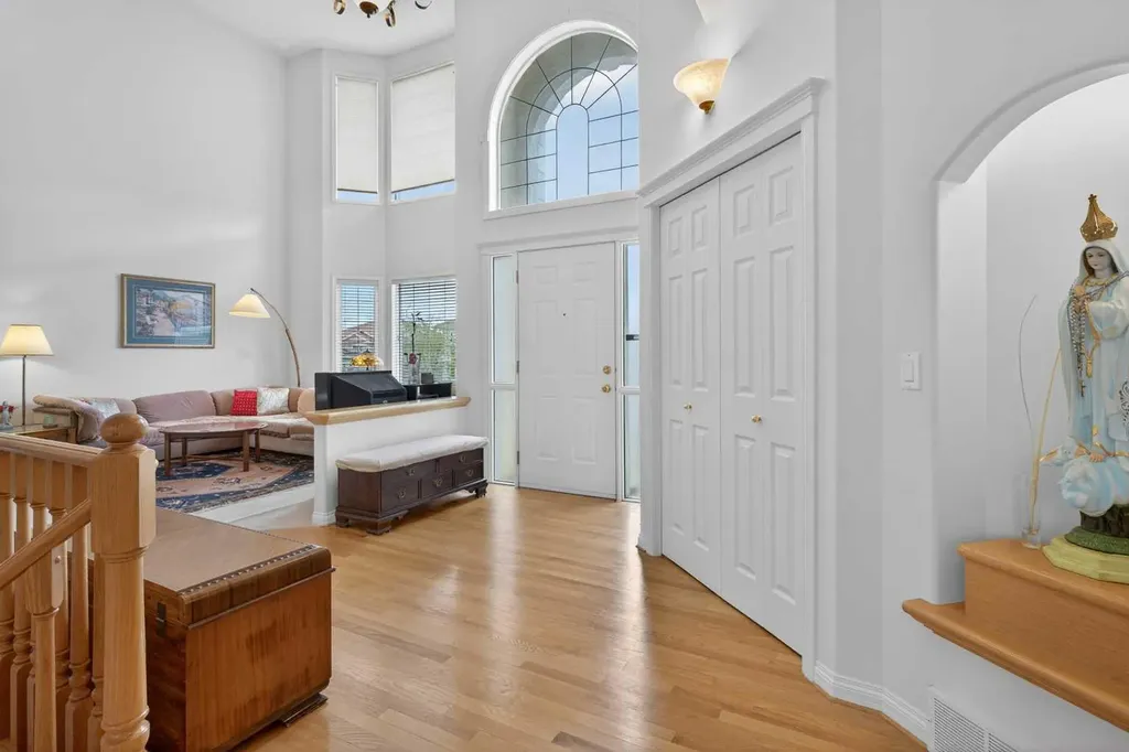 307 Hampstead Way NW Calgary AB T3A 6E6