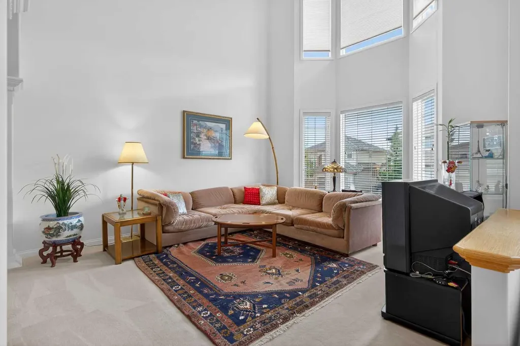 307 Hampstead Way NW Calgary AB T3A 6E6