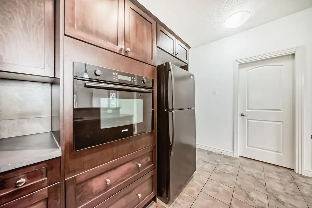 60 Royal Oak Plaza NW Calgary AB T3G 0H7