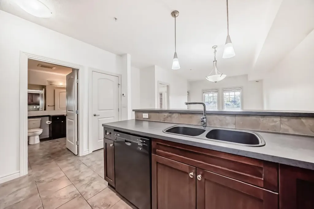 60 Royal Oak Plaza NW Calgary AB T3G 0H7
