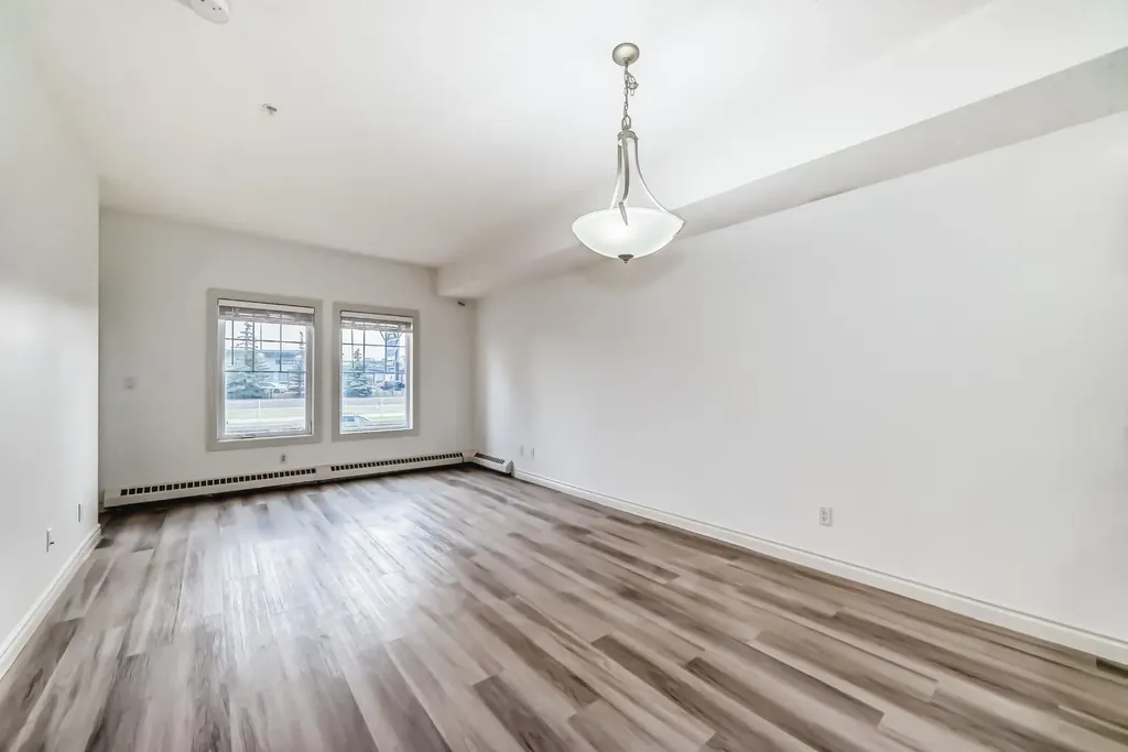 60 Royal Oak Plaza NW Calgary AB T3G 0H7