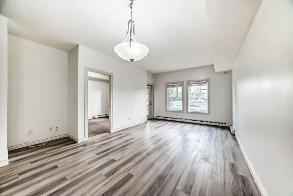 60 Royal Oak Plaza NW Calgary AB T3G 0H7