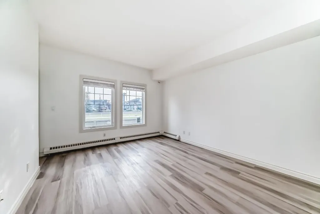 60 Royal Oak Plaza NW Calgary AB T3G 0H7