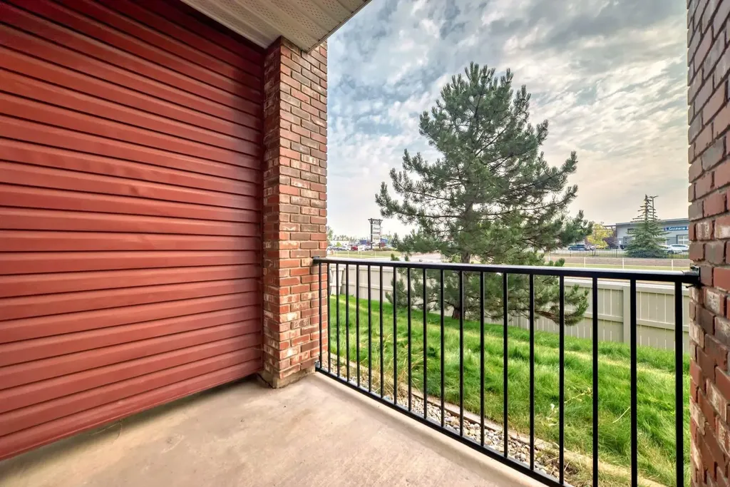 60 Royal Oak Plaza NW Calgary AB T3G 0H7