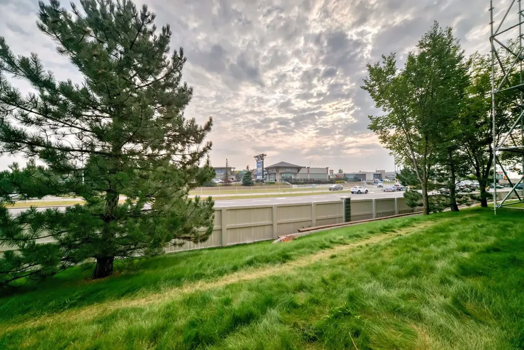 60 Royal Oak Plaza NW Calgary AB T3G 0H7