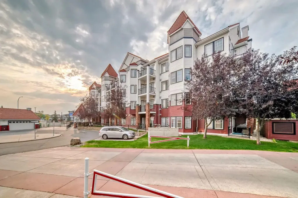 60 Royal Oak Plaza NW Calgary AB T3G 0H7