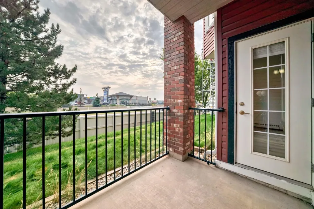 60 Royal Oak Plaza NW Calgary AB T3G 0H7