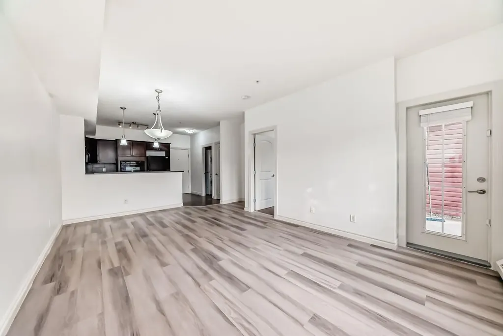 60 Royal Oak Plaza NW Calgary AB T3G 0H7