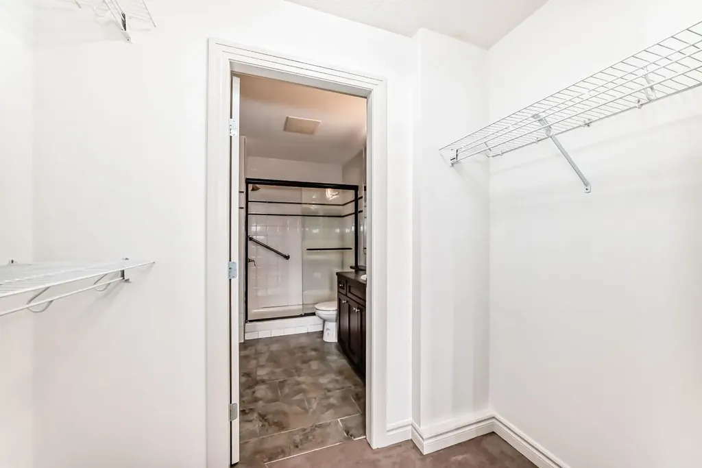 60 Royal Oak Plaza NW Calgary AB T3G 0H7
