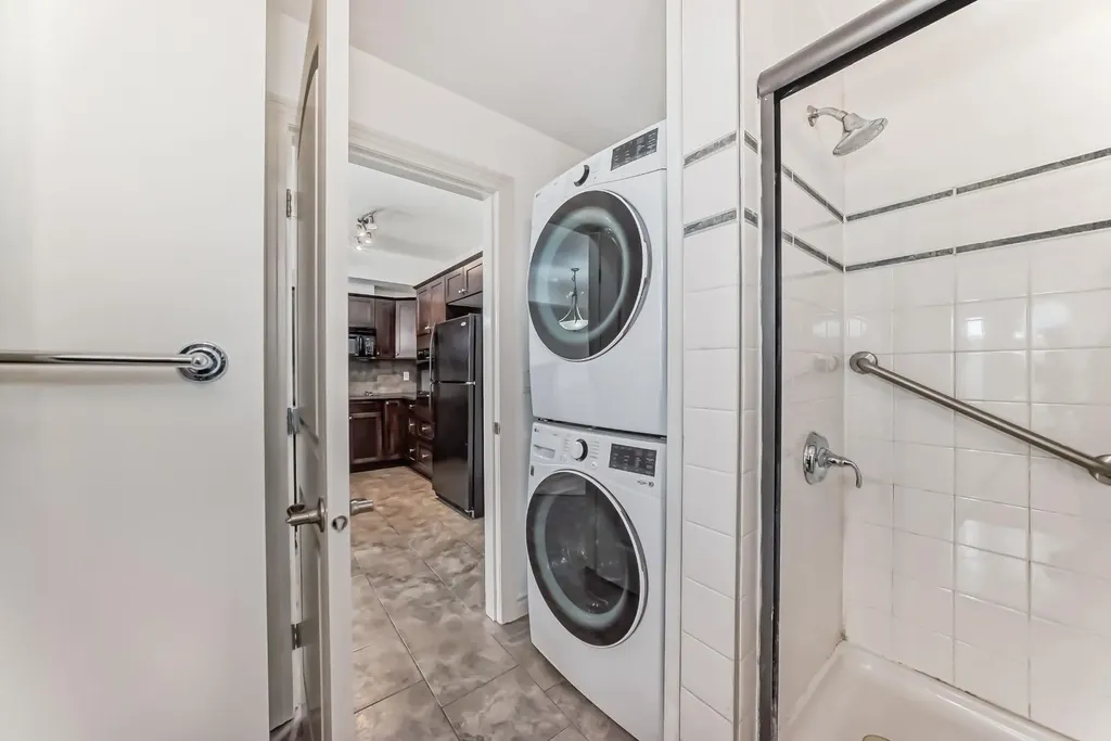 60 Royal Oak Plaza NW Calgary AB T3G 0H7