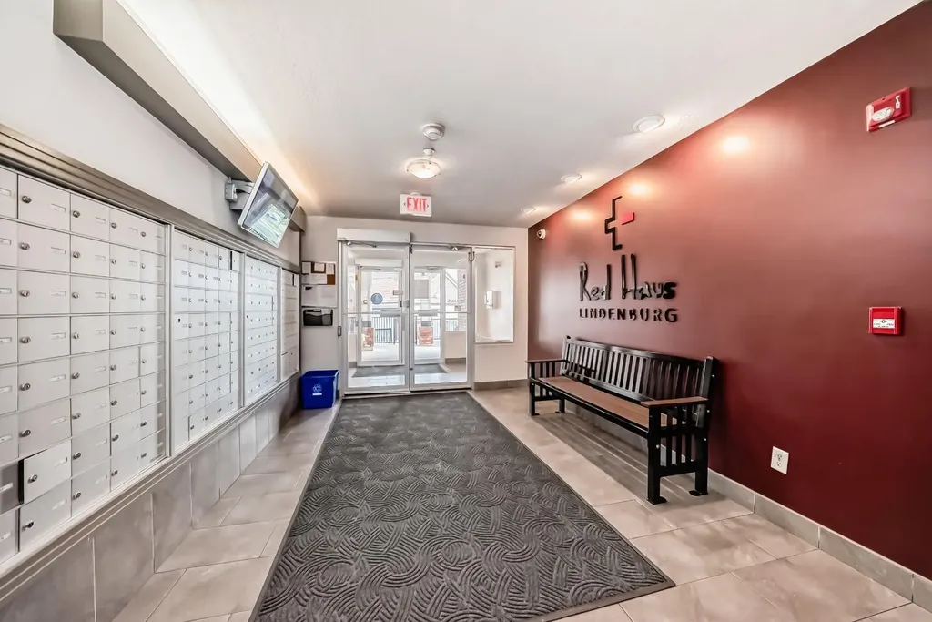 60 Royal Oak Plaza NW Calgary AB T3G 0H7