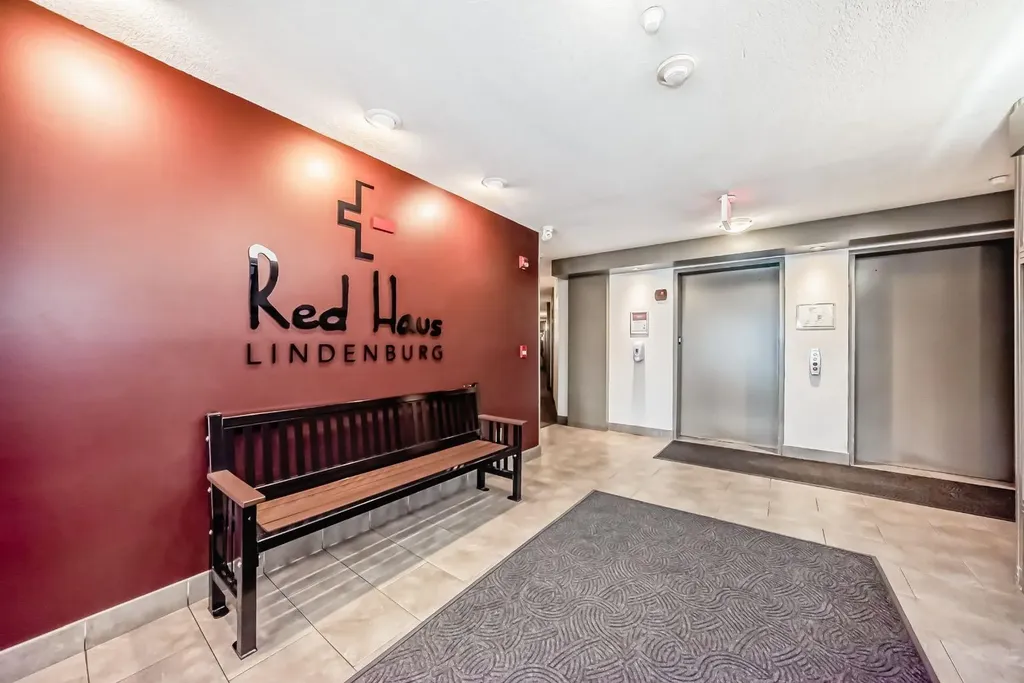 60 Royal Oak Plaza NW Calgary AB T3G 0H7