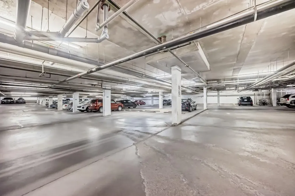 60 Royal Oak Plaza NW Calgary AB T3G 0H7