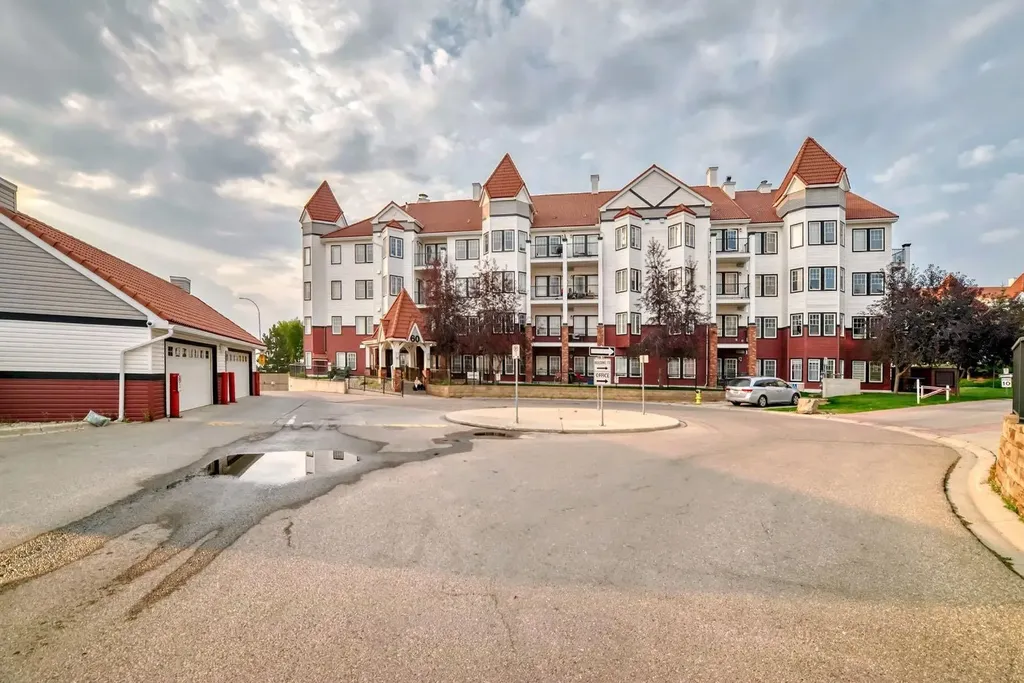60 Royal Oak Plaza NW Calgary AB T3G 0H7