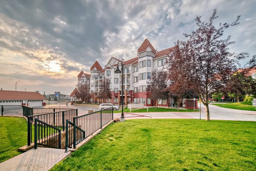 60 Royal Oak Plaza NW Calgary AB T3G 0H7