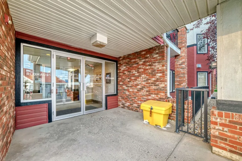 60 Royal Oak Plaza NW Calgary AB T3G 0H7