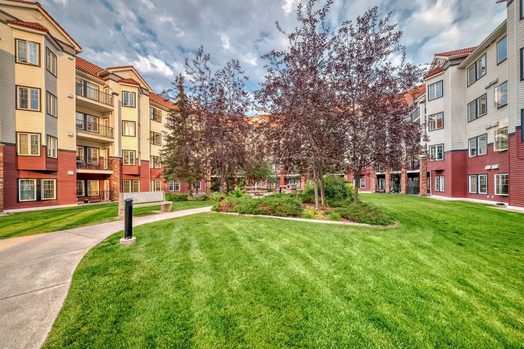 60 Royal Oak Plaza NW Calgary AB T3G 0H7