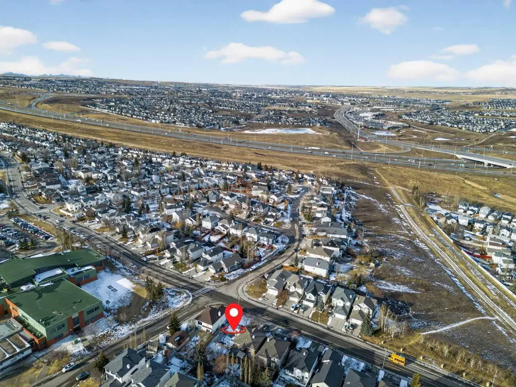 10929 Hidden Valley Drive NW Calgary AB T3A 5V7