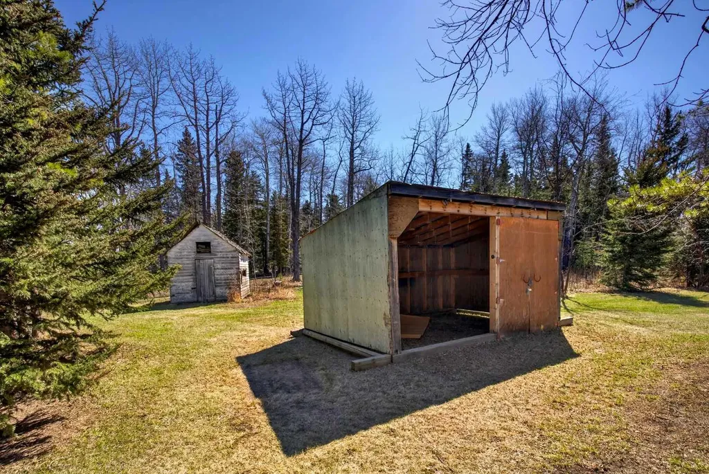 4541 27 Highway Rural Mountain View County AB T0M 0X0