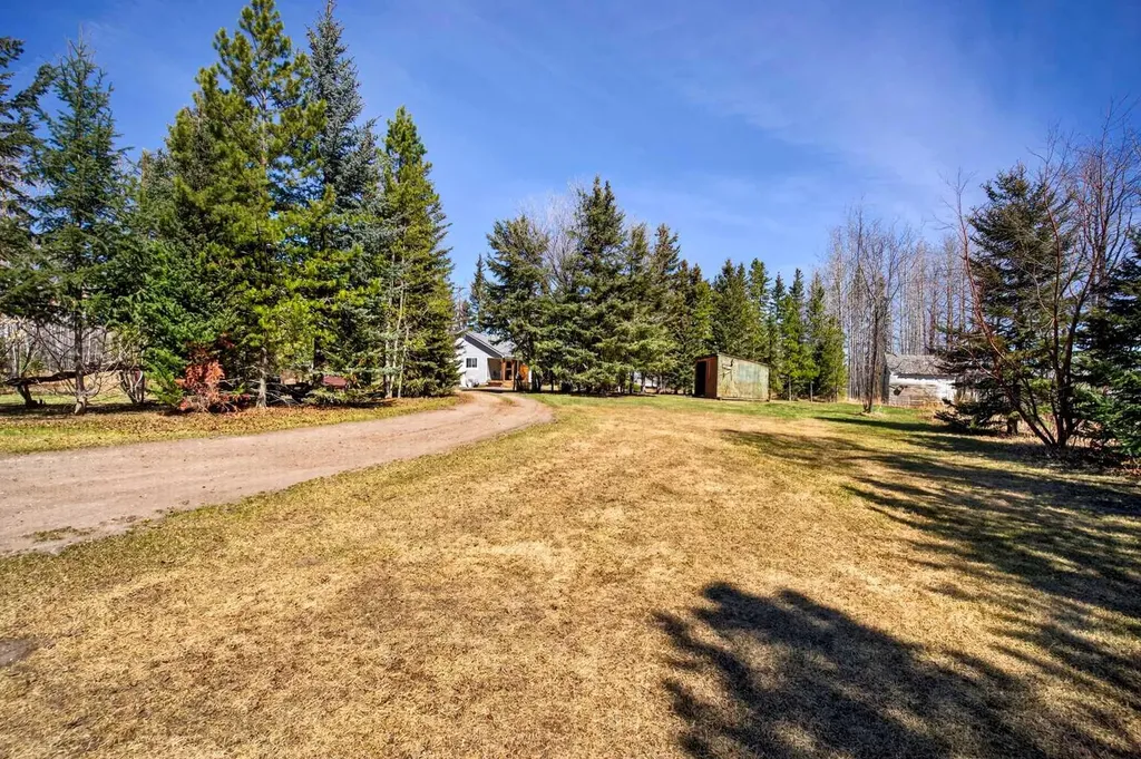 4541 27 Highway Rural Mountain View County AB T0M 0X0