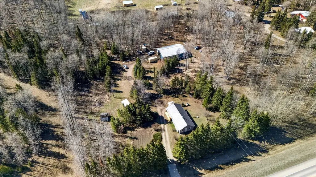 4541 27 Highway Rural Mountain View County AB T0M 0X0
