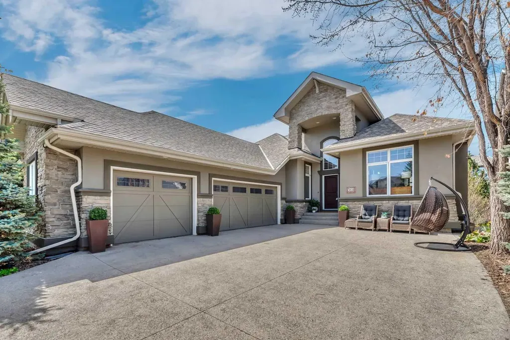 364 Chapala Point SE Calgary AB T2X 0A2