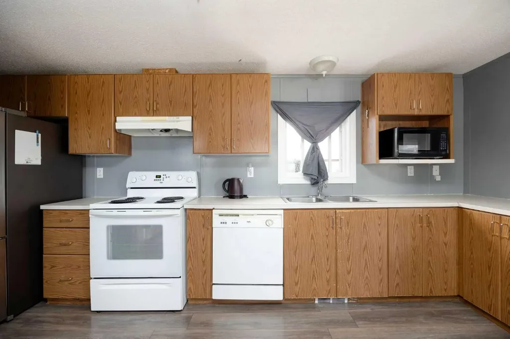 180 Greenwood Place Fort Mcmurray AB T9K 2L9