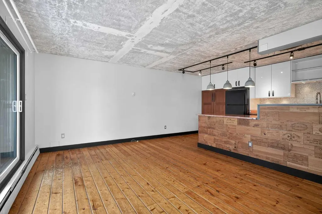 1824 11 Avenue SW Calgary AB T2T 3L8