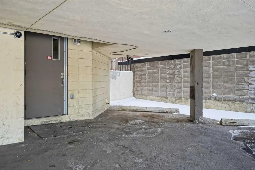 1824 11 Avenue SW Calgary AB T2T 3L8