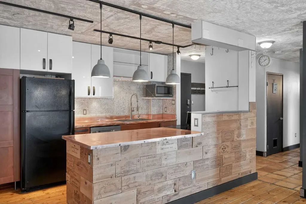 1824 11 Avenue SW Calgary AB T2T 3L8