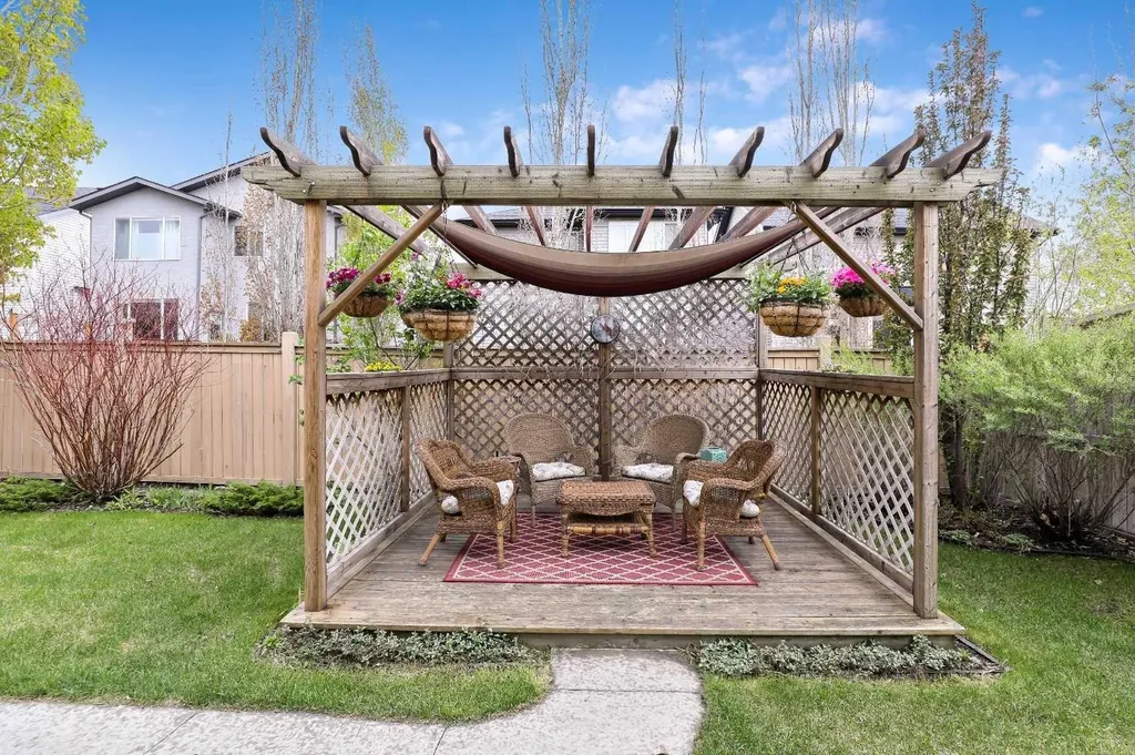 1503 Montgomery Place SE High River AB T1V0B8