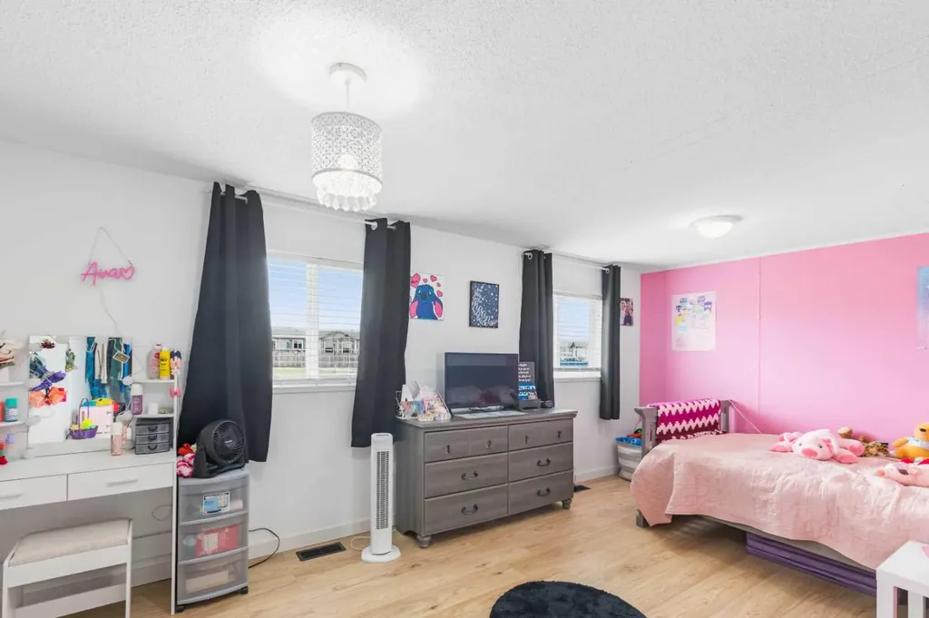 9602 112 Avenue Clairmont AB T8X 5C2