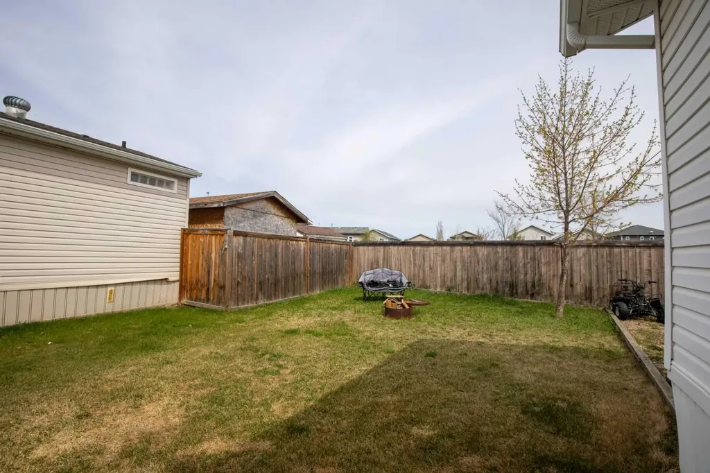 9602 112 Avenue Clairmont AB T8X 5C2