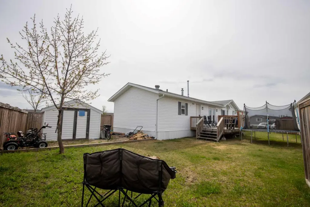 9602 112 Avenue Clairmont AB T8X 5C2
