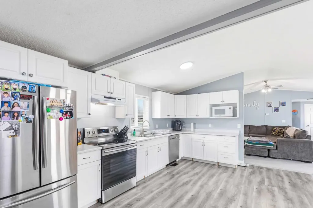9602 112 Avenue Clairmont AB T8X 5C2
