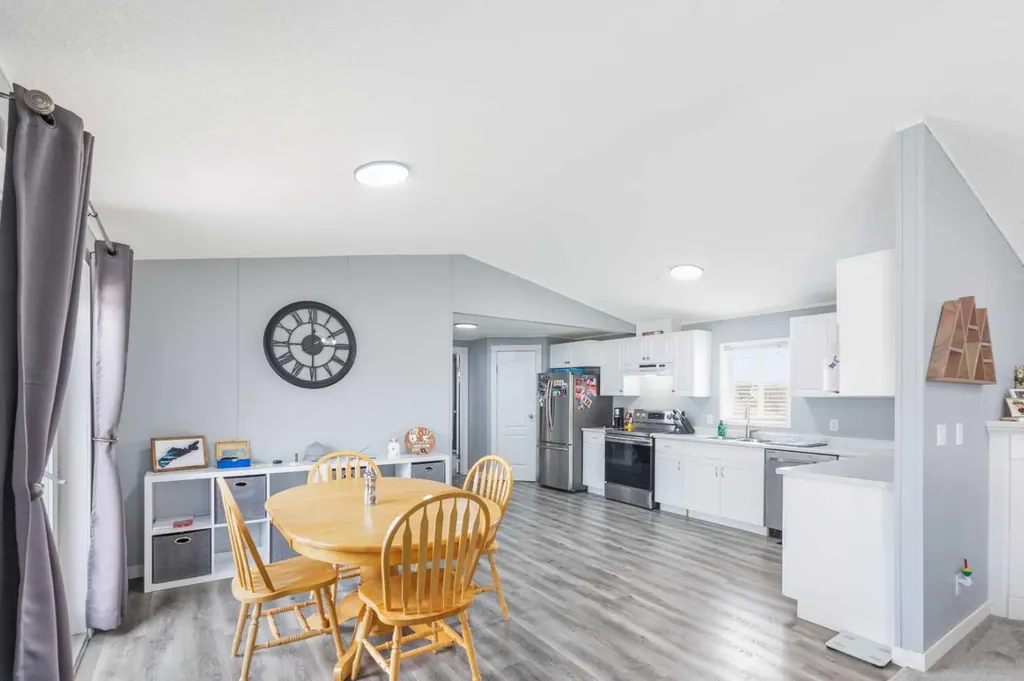 9602 112 Avenue Clairmont AB T8X 5C2