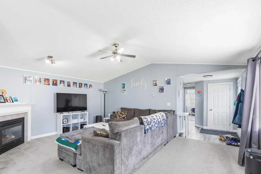 9602 112 Avenue Clairmont AB T8X 5C2