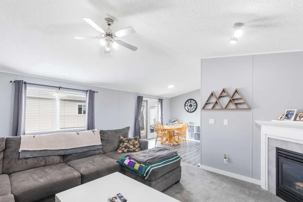 9602 112 Avenue Clairmont AB T8X 5C2