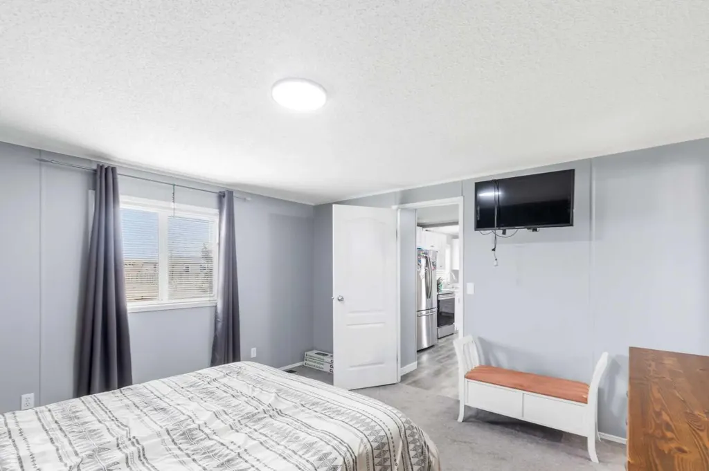 9602 112 Avenue Clairmont AB T8X 5C2