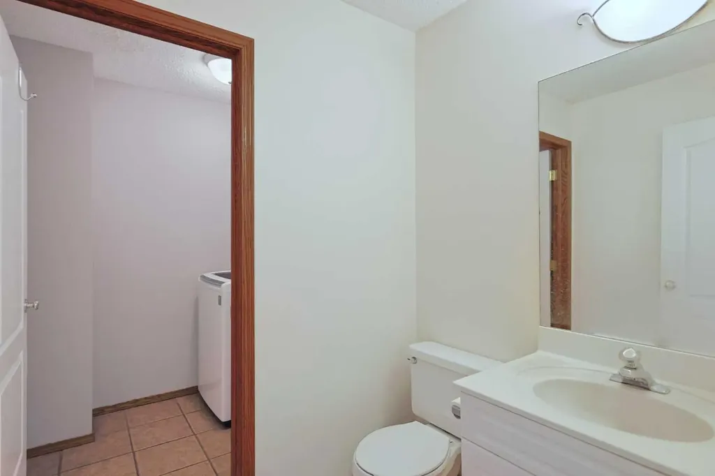 78 Hamptons Link NW Calgary AB T3A 5V9