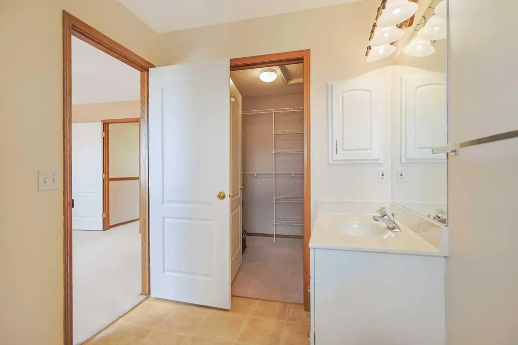 78 Hamptons Link NW Calgary AB T3A 5V9