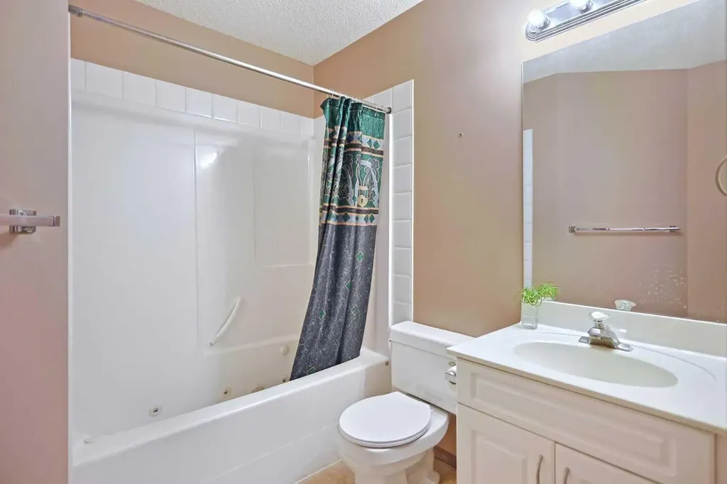 78 Hamptons Link NW Calgary AB T3A 5V9